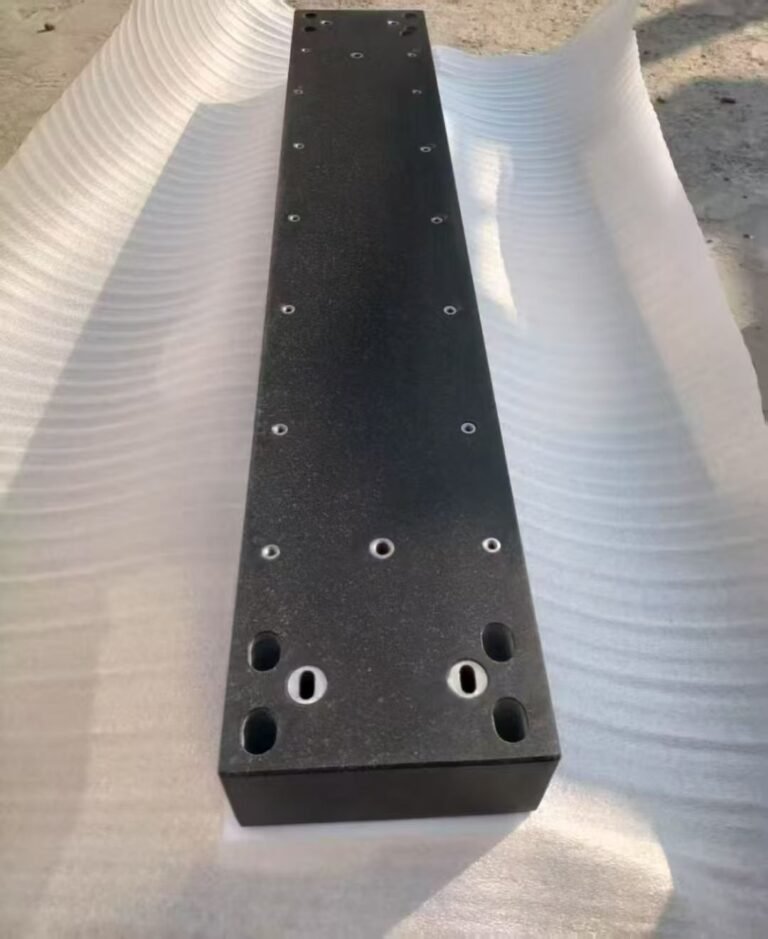 In precision engineering, functional granite components are the core carriers to achieve sub-micron (≤1μm) long-term stability.